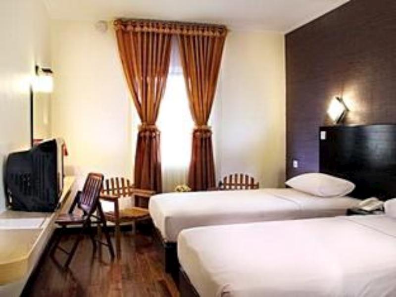 เมอร์วิท โฮเต็ล Hotel ปาดัง ภายนอก รูปภาพ