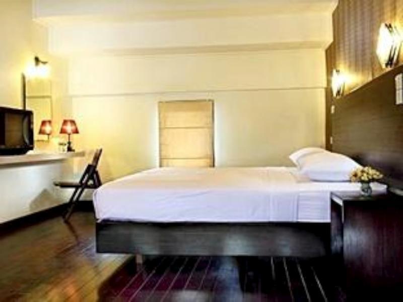 เมอร์วิท โฮเต็ล Hotel ปาดัง ภายนอก รูปภาพ